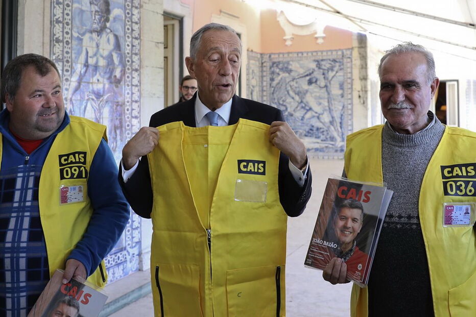 Marcelo Rebelo de Sousa vai ajudar a vender a revista Cais