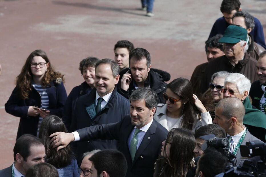 Bruno de Carvalho à espera para votar