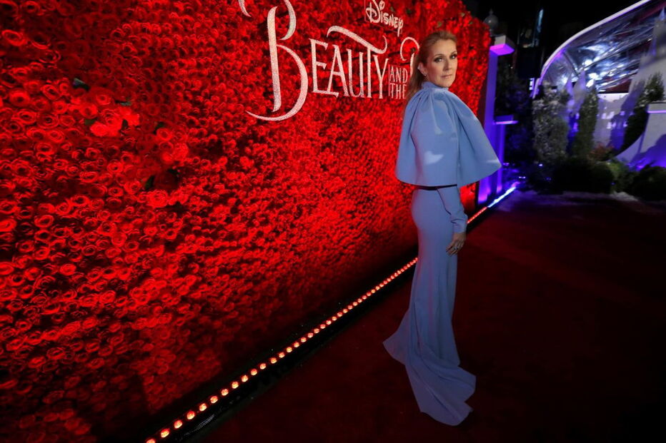 Atores desfilaram na passadeira vermelha acompanhados por grandes nomes da música, como Céline Dion e John Legend