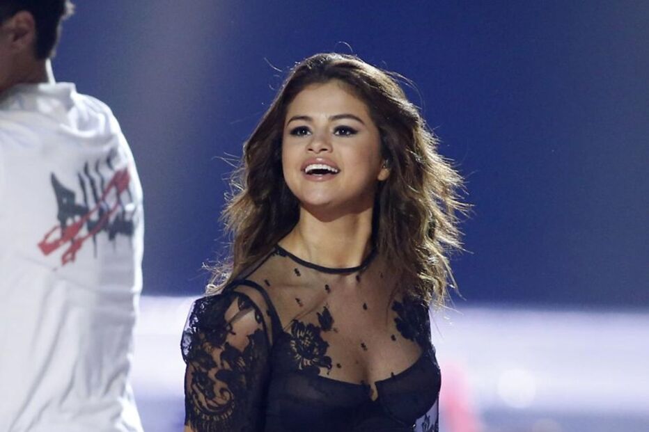 2017-03-06_20_17.20 selena gomez reuters.jpg