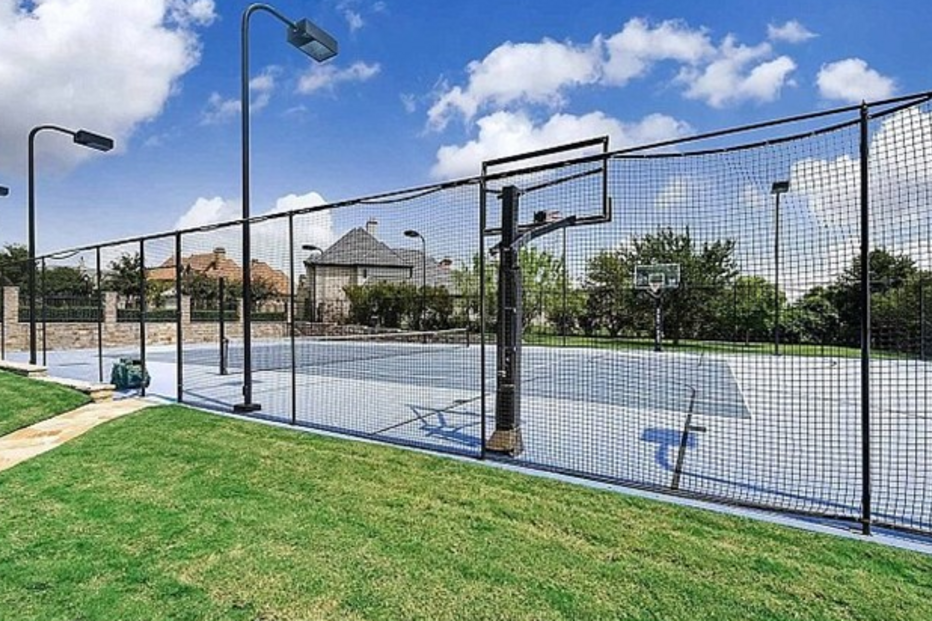 Selena Gomez vende casa por três milhões