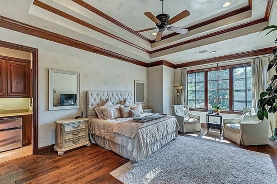 Selena Gomez vende casa por três milhões