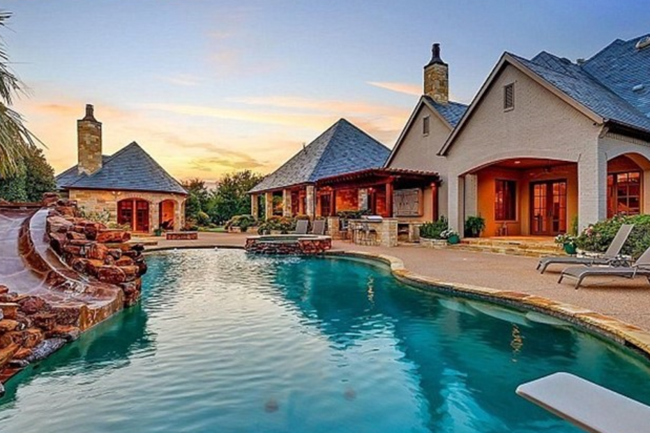 Selena Gomez vende casa por três milhões