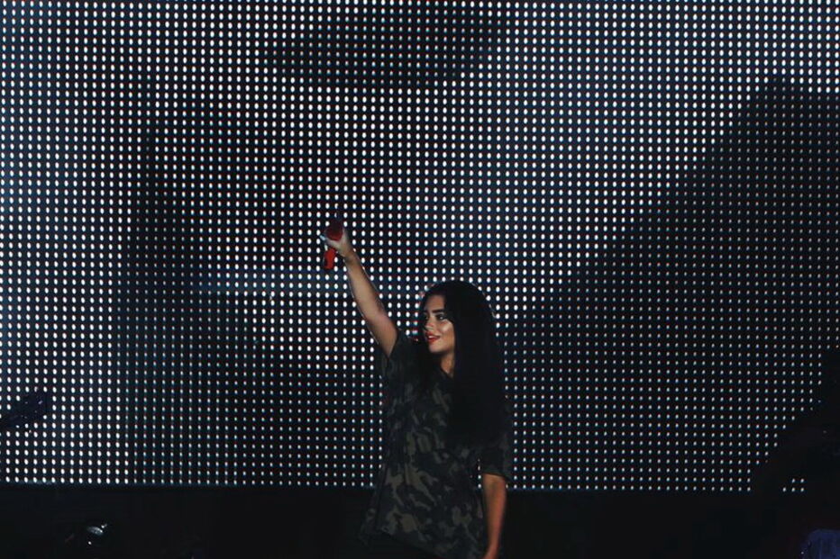 Ana Malho, Jorge Moreira e Silva, redes sociais, beleza, ousada, sensual, adolescente, Kylie Jenner, cantora