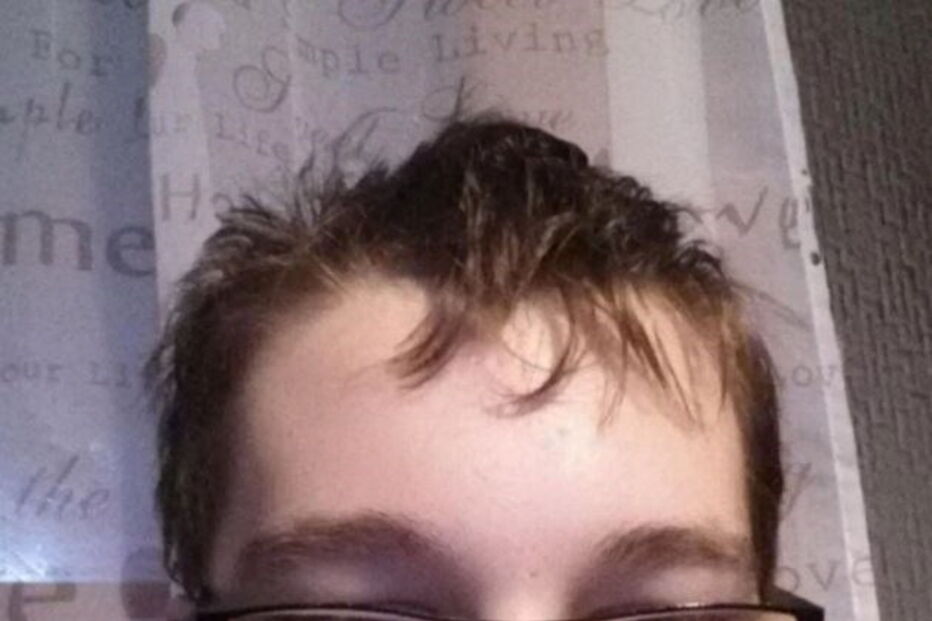 Morre poucas semanas após se assumir como gay no YouTube