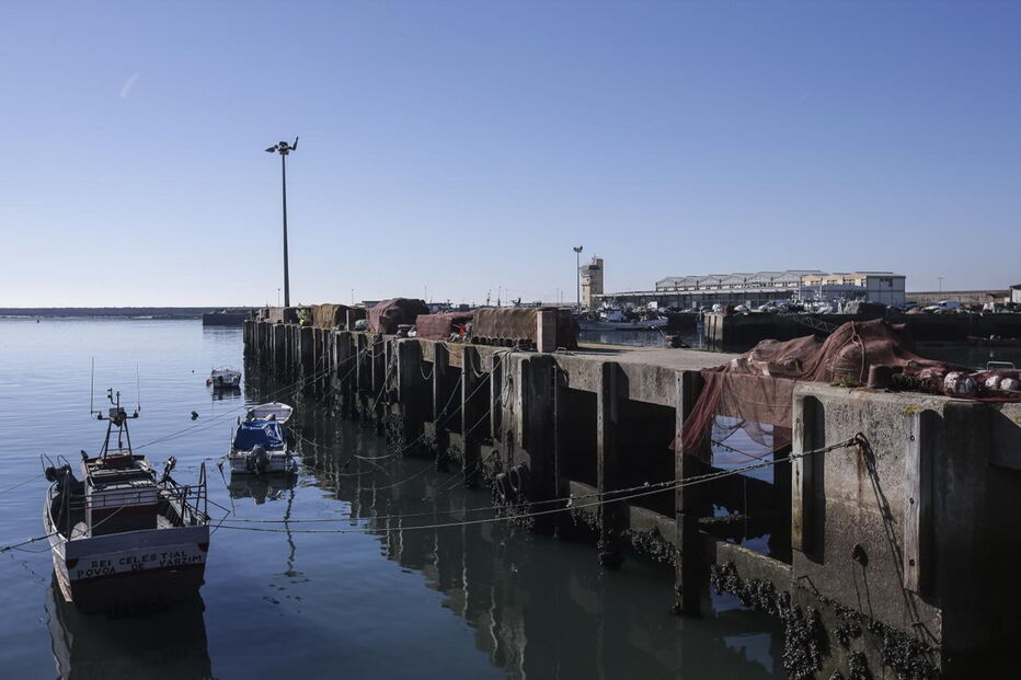 Homem caiu ao mar no porto de pesca da Póvoa do Varzim