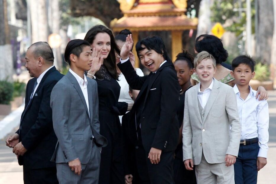 Touch, Angelina Jolie, Brad Pitt, ator, Maddox, Zahara, Shiloh, Knox, Vivienne, artes, cultura e entretenimento, cláusula, divórcio