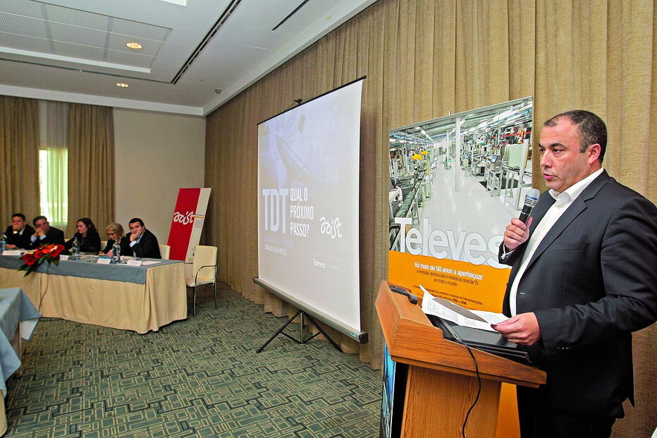 Carlos Rodrigues, diretor-adjunto do CM e da CMTV , abordou a problemática da implementação da TDT em Portugal      