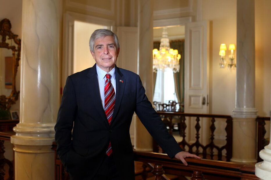 Robert Sherman, embaixador dos EUA