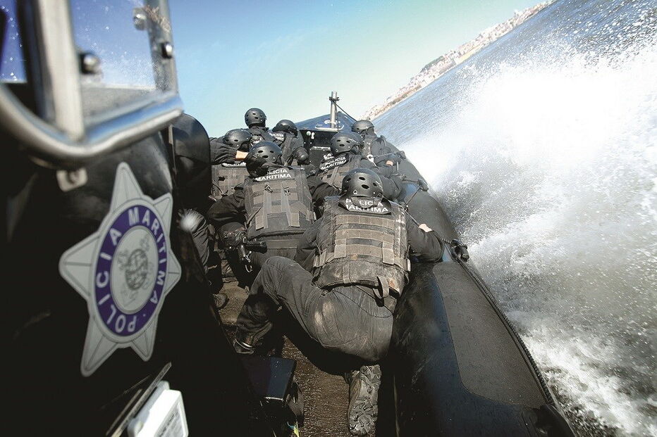 forças especiais, mar, itália, polícia marítima, Grupo de Ações Táticas. traficantes, droga, armas