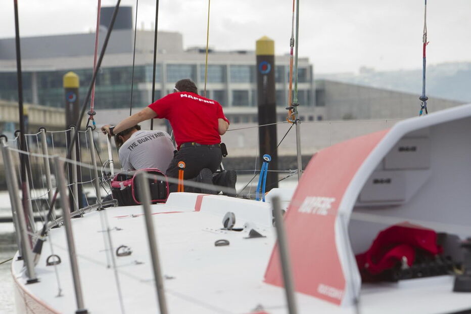 Cada veleiro passa por um processo de reconstrução e reequipamento que demora 15 semanas