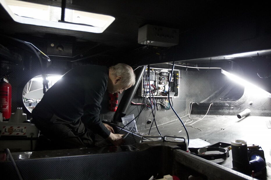 Cada veleiro passa por um processo de reconstrução e reequipamento que demora 15 semanas