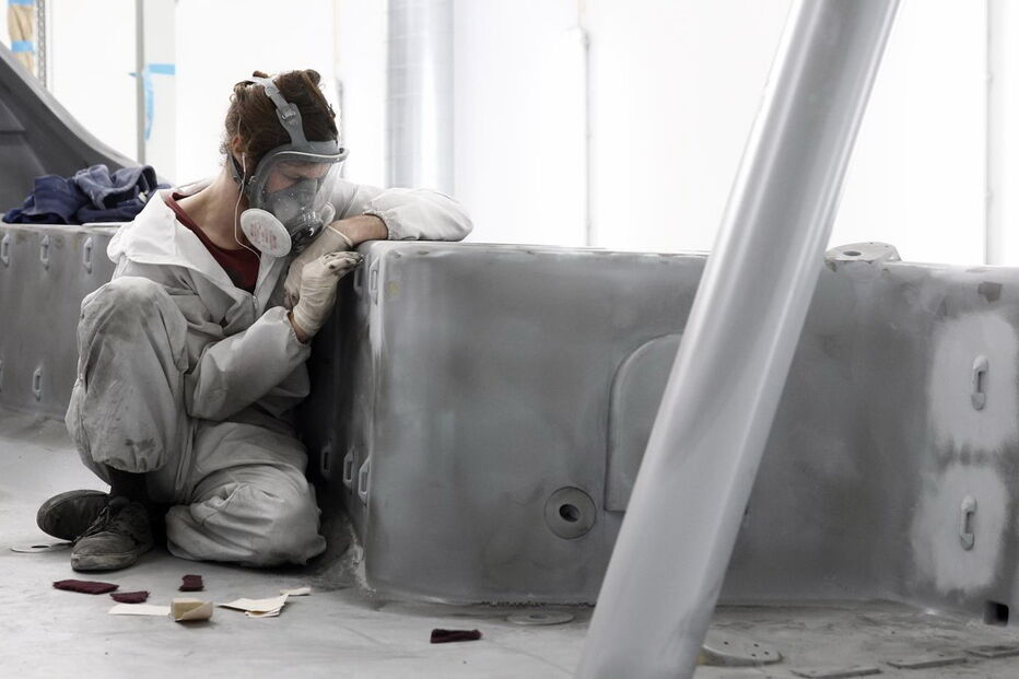 Cada veleiro passa por um processo de reconstrução e reequipamento que demora 15 semanas