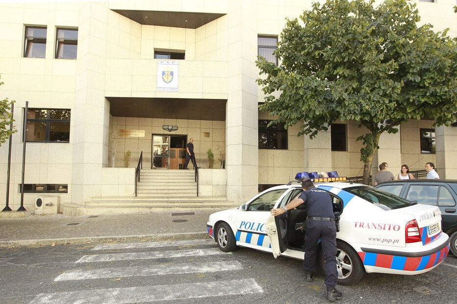 PSP, polícia, carros, Almada, trabalho, autoridades, condições, viaturas, avarias, roubo