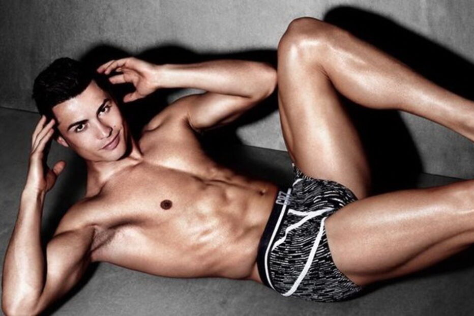 Cristiano Ronaldo faz 300 abdominais por dia
