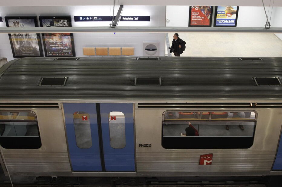 Metropolitano, Amadora, Reboleira, mochila, dinheiro, Divisão CP-Metro da PSP de Lisboa