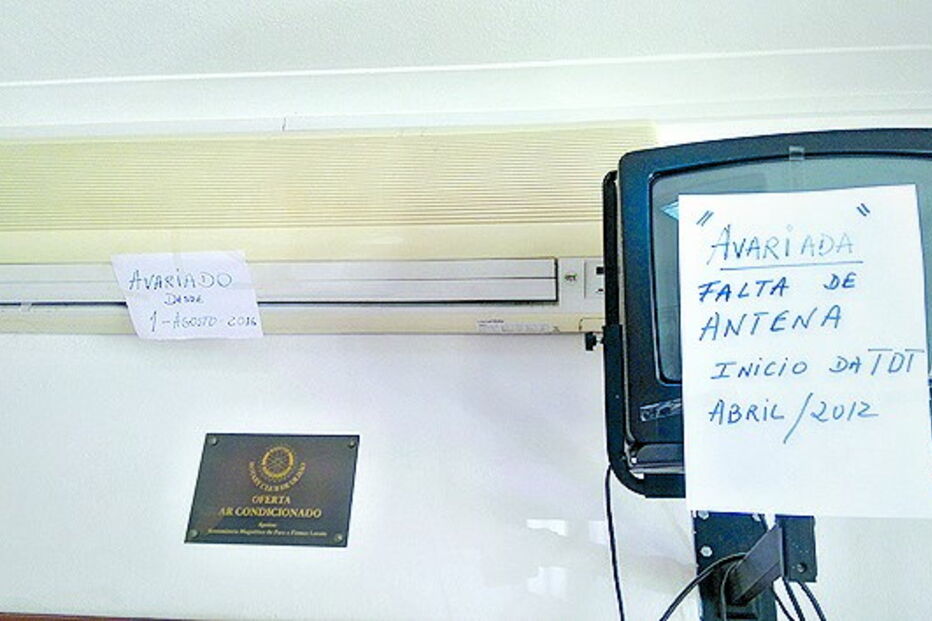 Televisão e ar condicionado ainda estão avariados 