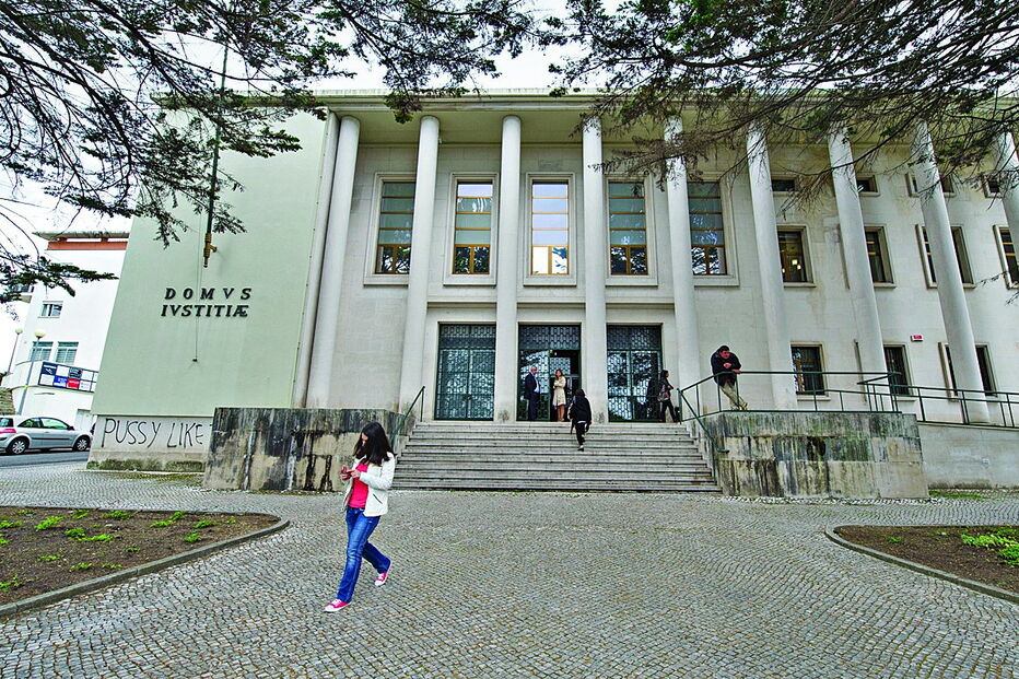 Tribunal de Leiria, crime, lei e justiça, droga, pessoas, penas