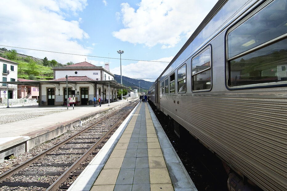 Marco de Canaveses, Régua, Douro, protestos, linha, comboio, eletrificação, Barcadouro, Rota do Douro, Tomaz do Douro
