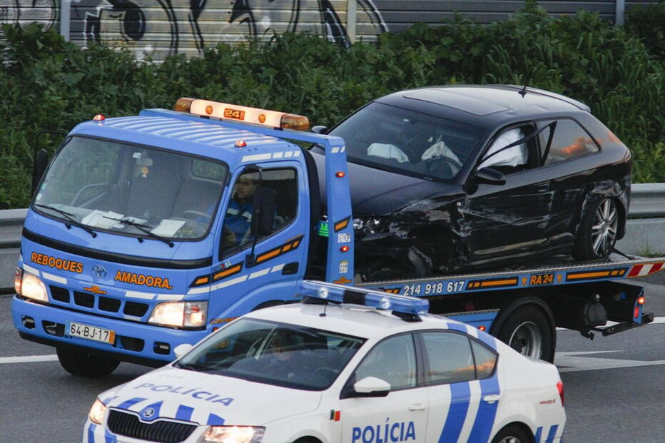 Operações da Polícia no local