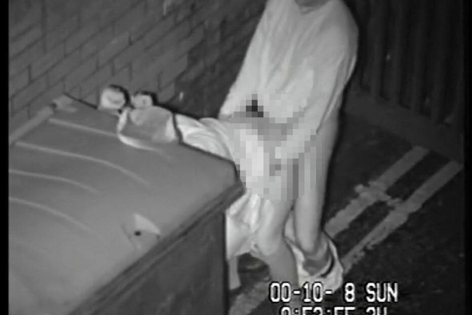 Vários casais foram filmados no beco sem saberem