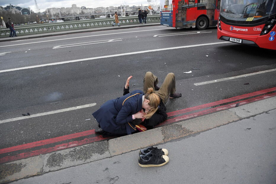 Várias pessoas foram atropeladas na ponte de Westminster
