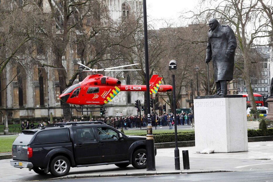Várias pessoas feridas na ponte de Westminster e junto ao Parlamento inglês
