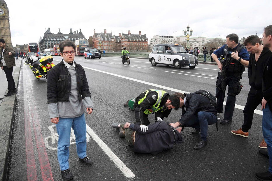 Várias pessoas feridas na ponte de Westminster e junto ao Parlamento inglês