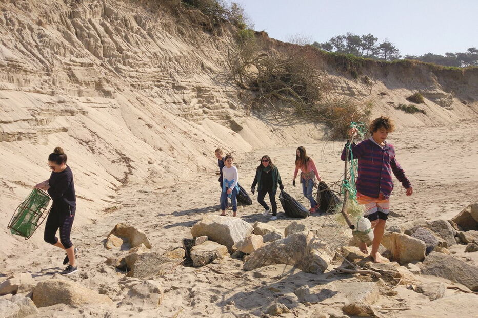 Alunos da Escola Básica António Rodrigues de Sampaio recolheram lixo  