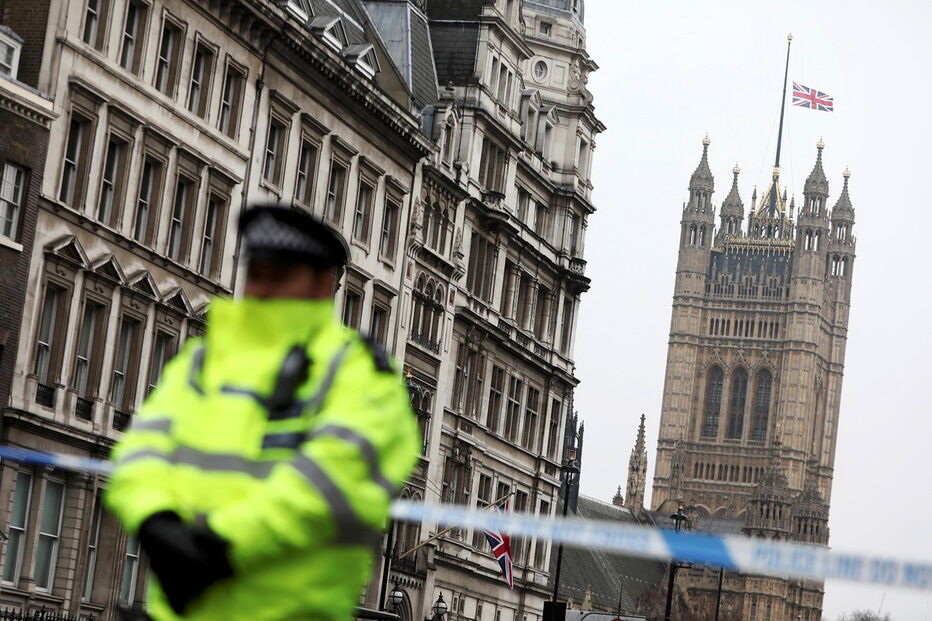 Londres acordou num clima de tensão, um dia depois de um ataque terrorista ter provocado quatro mortos e 29 feridos