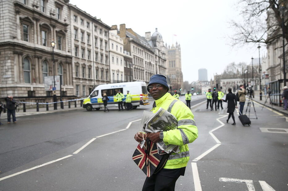 Londres acordou num clima de tensão, um dia depois de um ataque terrorista ter provocado quatro mortos e 29 feridos
