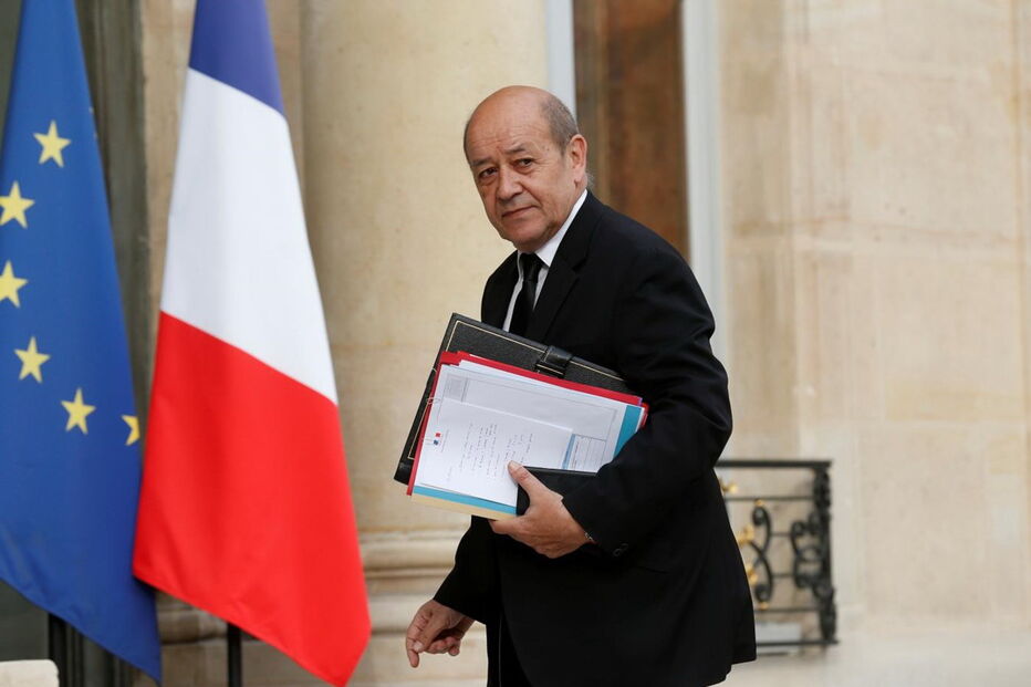 O ministro da Defesa francês, Jean-Yves Le Drian