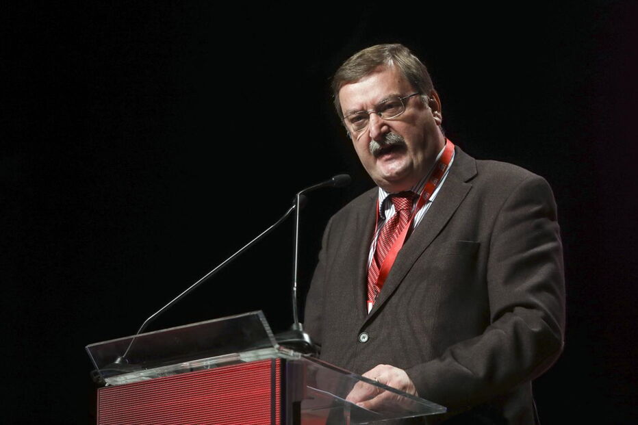 Carlos Silva deverá ser hoje reeleito líder da UGT no encerramento do XII Congresso da Central Sindical, no Porto