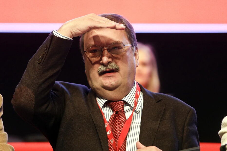 Carlos Silva deverá ser hoje reeleito líder da UGT no encerramento do XII Congresso da Central Sindical, no Porto