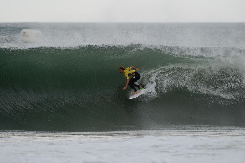 2017-03-26_09_01.03 peniche john john florence carlos barroso.jpg