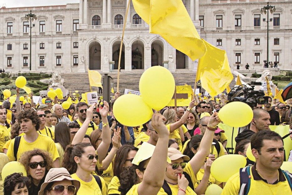 Colégios sofreram cortes em 2016, o que motivou vários protestos  