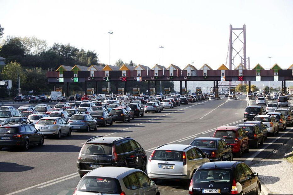 ponte 25 de abril, trânsito, a2