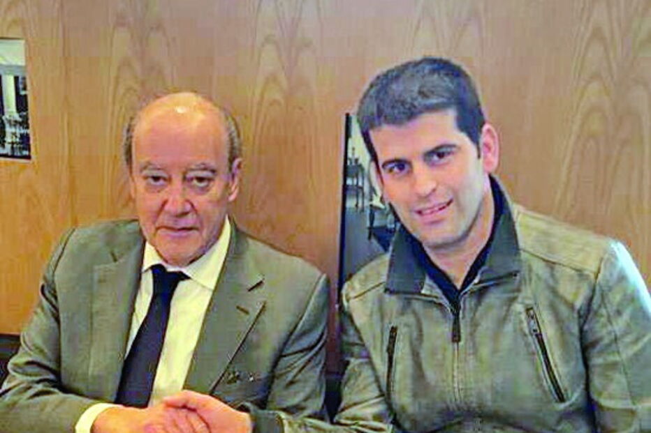 O suspeito, ontem preso, ao lado de Pinto da Costa 