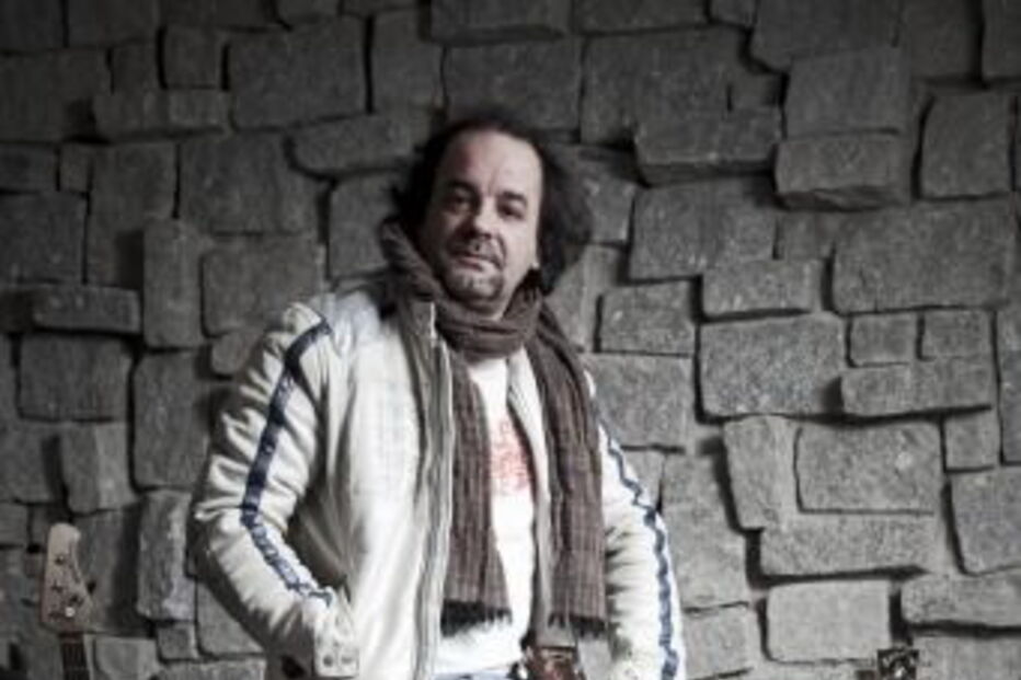 Ricardo Landum, Tony Carreira