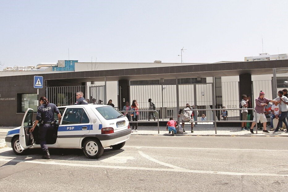 crime, educação, escola, ocorrências, droga, tráfico, furto, polícias, psp, autoridades