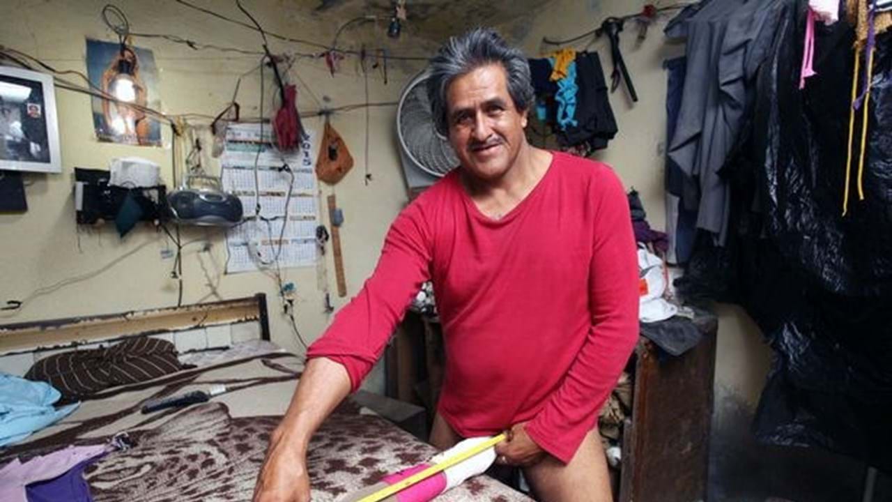 Homem com o maior pénis do mundo vive na miséria - Insólitos foto