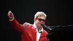Eminem oferece brinquedo sexual a Elton John