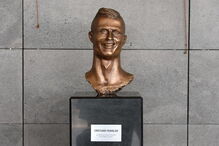 2017-04-01_16_00.28 busto ronaldo.JPG