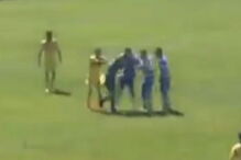 Jogador da equipa de Macaco agride árbitro durante jogo