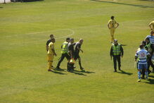 Jogador da equipa de Macaco agride árbitro durante jogo