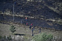 No local continuam mais de 80 operacionais, apoiados por 9 viaturas, de 9 entidades diferentes