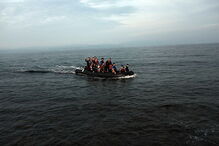 Nove migrantes resgatados de uma embarcação a sete quilómetros da Grã Canária