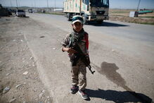 Crianças recebm treino militar do Daesh