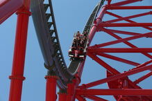 Ferrari abre parque para quem ama a velocidade