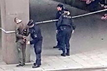 Imagens captam momento em que suspeitos foram detidos pelas autoridades suecas